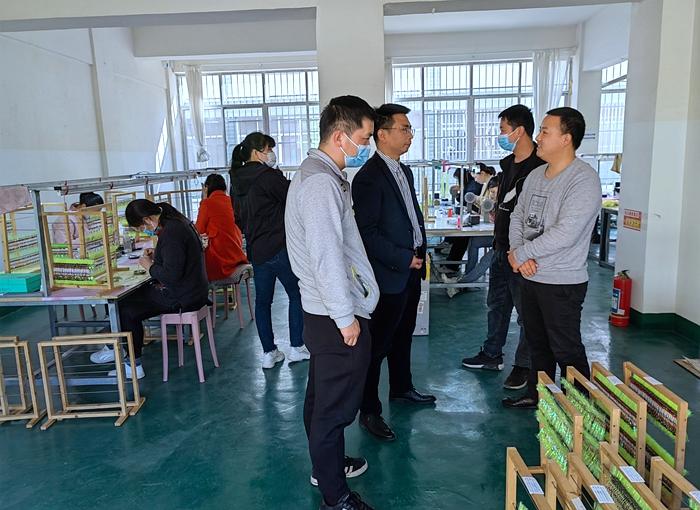 穩崗就業促發展，就近服務暖人心